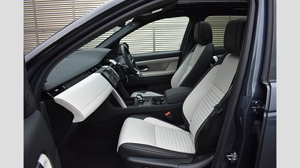 Discovery Sport 9