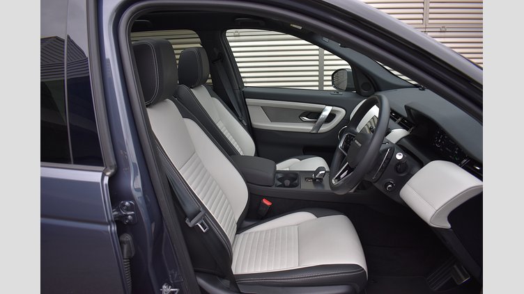 2024 認定中古車 Land Rover Discovery Sport Varesine Blue 1.5 litre i3 PHEV​ Dynamic HSE
