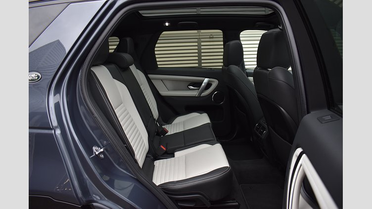 2024 認定中古車 Land Rover Discovery Sport Varesine Blue 1.5 litre i3 PHEV​ Dynamic HSE