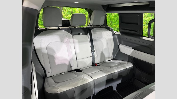 2024 認定中古車 Land Rover Defender 90 パンゲアグリーン D350 ディーゼルマイルドハイブリッド X-Dynamic HSE