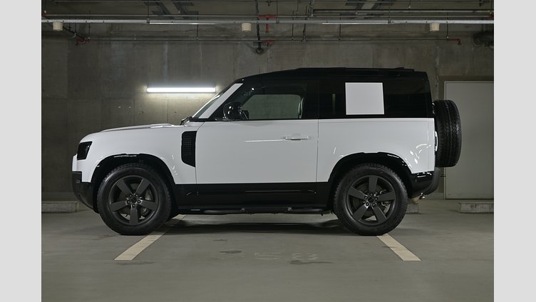 2025 認定中古車 Land Rover Defender 90 フジホワイト D350 ディーゼルマイルドハイブリッド X-Dynamic HSE