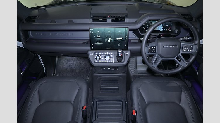 2025 認定中古車 Land Rover Defender 90 フジホワイト D350 ディーゼルマイルドハイブリッド X-Dynamic HSE