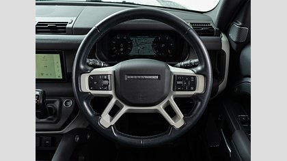 Defender 110 17
