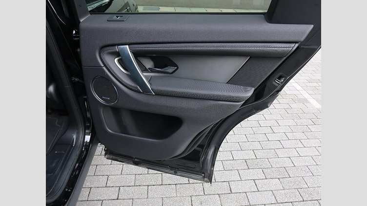 2024 認定中古車 Land Rover Discovery Sport サントリーニブラック D200マイルドハイブリッド（ディーゼル） 標準ホイール DYNAMIC SE