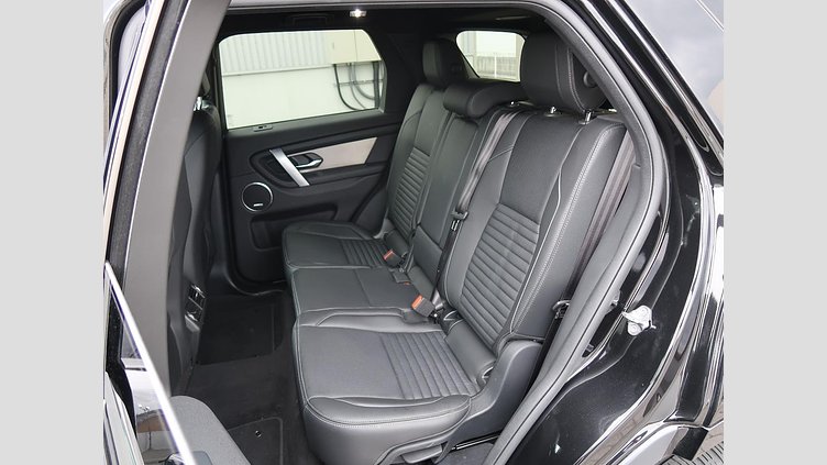 2024 認定中古車 Land Rover Discovery Sport サントリーニブラック D200マイルドハイブリッド（ディーゼル） 標準ホイール DYNAMIC SE