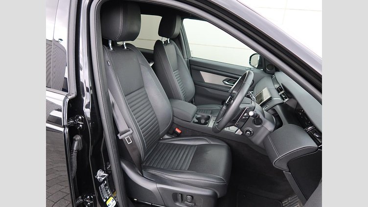 2024 認定中古車 Land Rover Discovery Sport サントリーニブラック D200マイルドハイブリッド（ディーゼル） 標準ホイール DYNAMIC SE