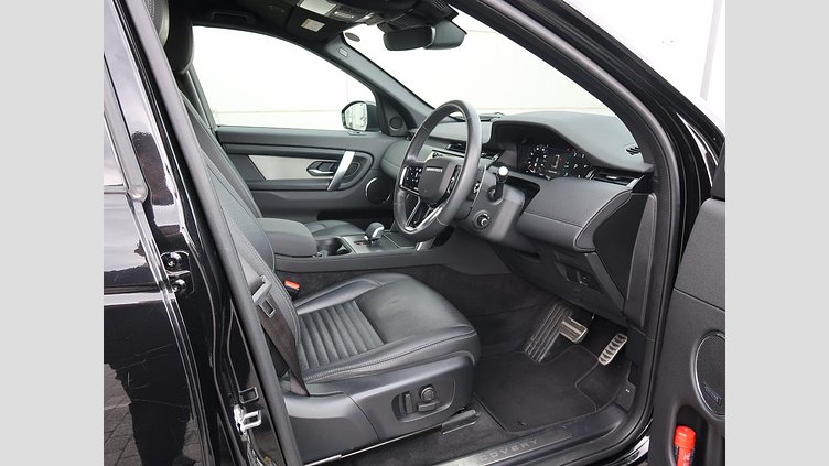 2024 認定中古車 Land Rover Discovery Sport サントリーニブラック D200マイルドハイブリッド（ディーゼル） 標準ホイール DYNAMIC SE