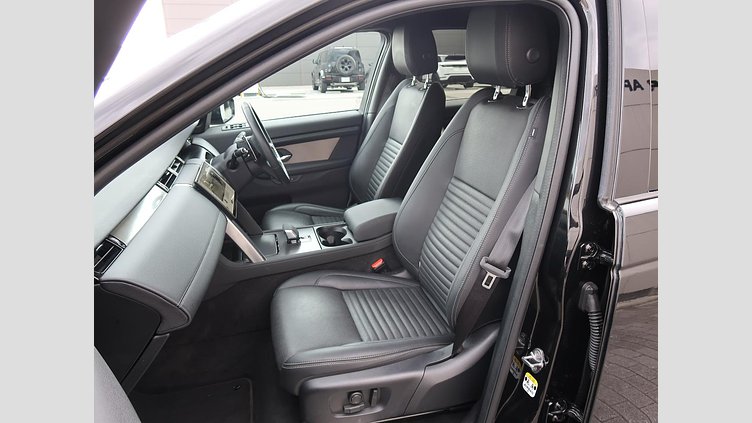 2024 認定中古車 Land Rover Discovery Sport サントリーニブラック D200マイルドハイブリッド（ディーゼル） 標準ホイール DYNAMIC SE