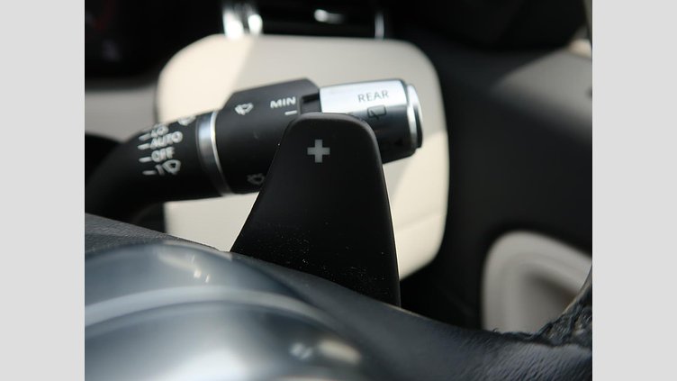 2020 認定中古車 Land Rover Discovery Sport フジホワイト D180 AWD（オートマチック） 標準ホイールベース ディスカバリー スポーツ R-DYNAMIC SE