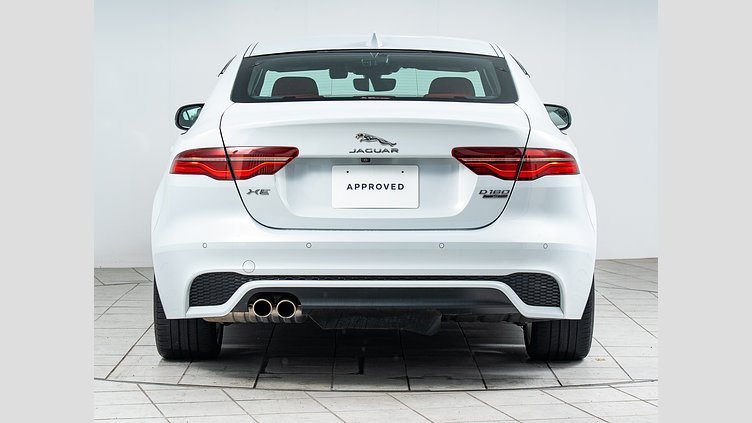 2019 認定中古車 Jaguar XE ユーロンホワイト D180 RWD AUTOMATIC R-DYNAMIC S D180
