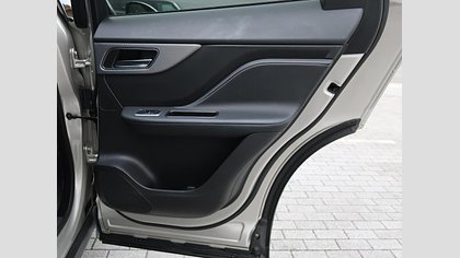 F-Pace 20