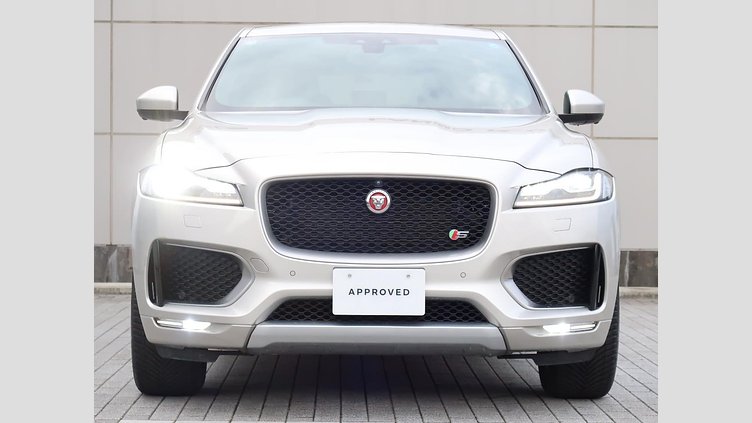 2016 認定中古車 Jaguar F-Pace Aruba ガソリン S