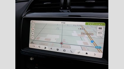 F-Pace 44