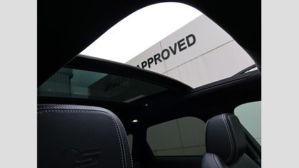 F-Pace 41