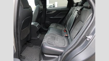 F-Pace 65