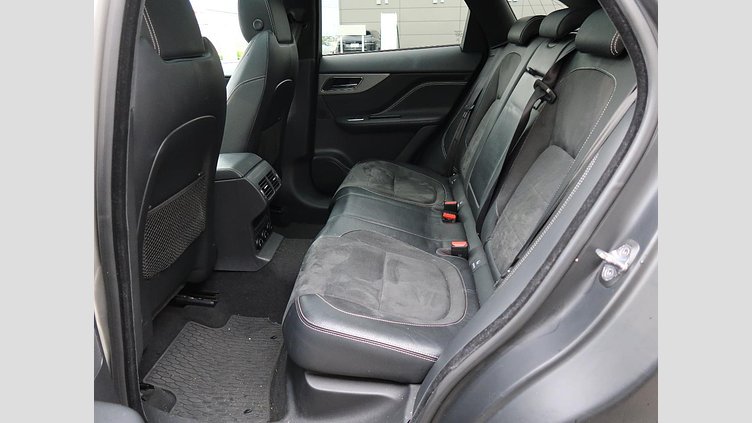 2016 認定中古車 Jaguar F-Pace Aruba ガソリン S