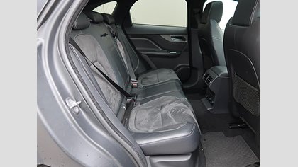 F-Pace 64