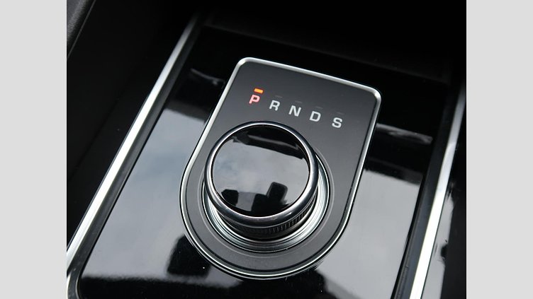 2016 認定中古車 Jaguar F-Pace Aruba ガソリン S