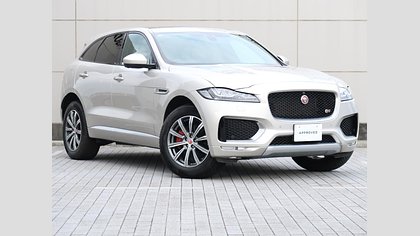 F-Pace 53