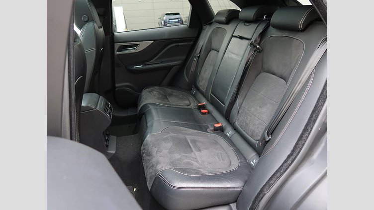 2016 認定中古車 Jaguar F-Pace Aruba ガソリン S