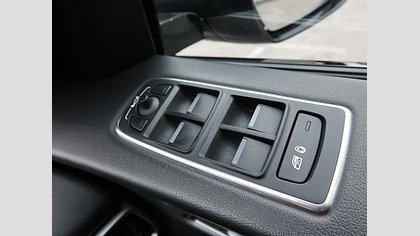 F-Pace 38