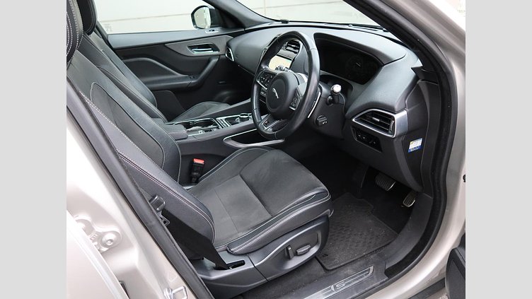 2016 認定中古車 Jaguar F-Pace Aruba ガソリン S