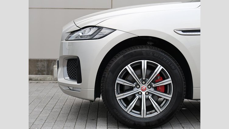 2016 認定中古車 Jaguar F-Pace Aruba ガソリン S