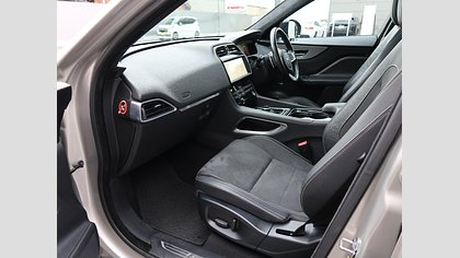 F-Pace 30