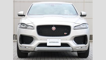 F-Pace 74