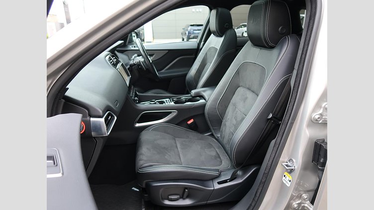 2016 認定中古車 Jaguar F-Pace Aruba ガソリン S