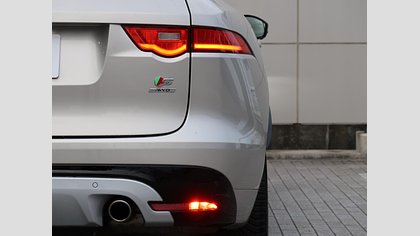 F-Pace 15