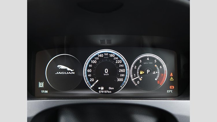 2016 認定中古車 Jaguar F-Pace Aruba ガソリン S