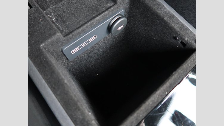 2016 認定中古車 Jaguar F-Pace Aruba ガソリン S