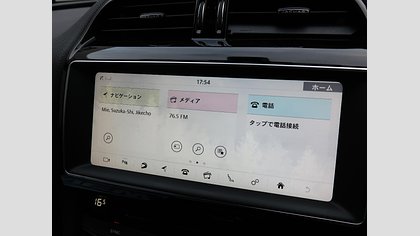 F-Pace 29