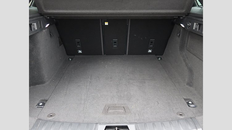 2016 認定中古車 Jaguar F-Pace Aruba ガソリン S