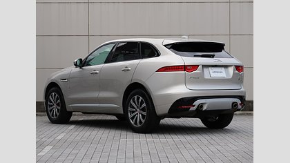 F-Pace 21