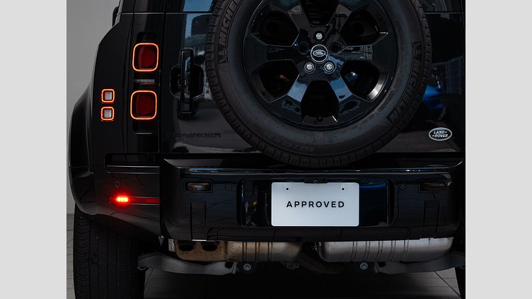 2023 認定中古車 Land Rover Defender 110 Santorini Black 3.0 litre i6D​ 110X-Dynamic　HSE　D300　 エアサスペンション