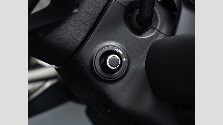 2023 認定中古車 Land Rover Defender 110 Santorini Black 3.0 litre i6D​ 110X-Dynamic　HSE　D300　 エアサスペンション