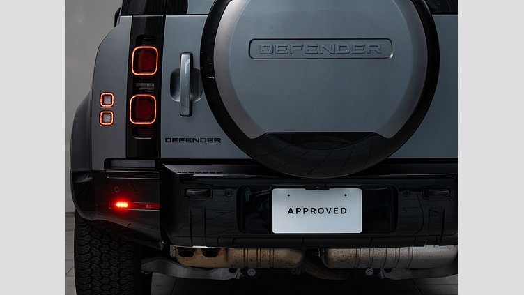 2023 認定中古車 Land Rover Defender 110 アイガーグレイ D300 AWD（AT） X-DYNAMIC HSE D300 エアサスペンション