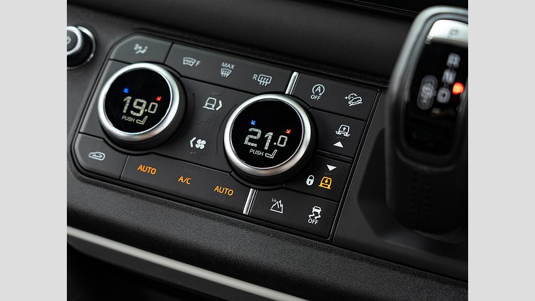 2023 認定中古車 Land Rover Defender 110 アイガーグレイ D300 AWD（AT） X-DYNAMIC HSE D300 エアサスペンション