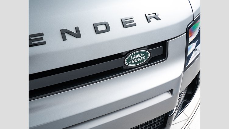 2023 認定中古車 Land Rover Defender 110 アイガーグレイ D300 AWD（AT） X-DYNAMIC HSE D300 エアサスペンション