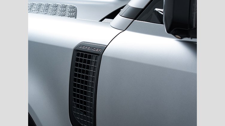 2023 認定中古車 Land Rover Defender 110 アイガーグレイ D300 AWD（AT） X-DYNAMIC HSE D300 エアサスペンション