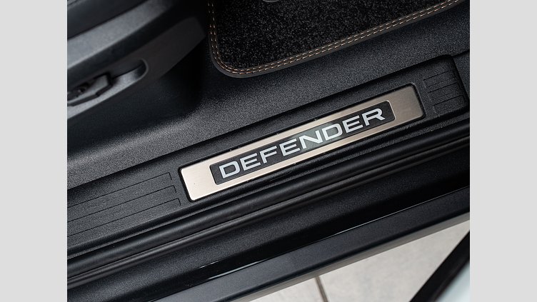 2024 認定中古車 Land Rover Defender 110 カルパチアングレイ D300 AWD（AT） X-DYNAMIC HSE D300 エアサスペンション
