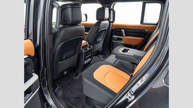 2024 認定中古車 Land Rover Defender 110 カルパチアングレイ D300 AWD（AT） X-DYNAMIC HSE D300 エアサスペンション