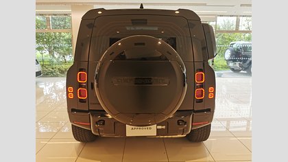 Defender 110 6
