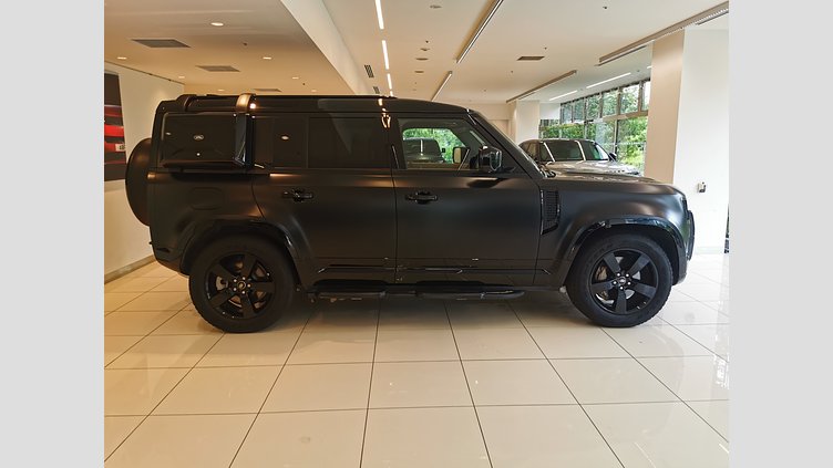 2024 認定中古車 Land Rover Defender 110 サントリーニブラック D300 AWD（AT） X-DYNAMIC HSE