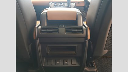 Defender 110 21