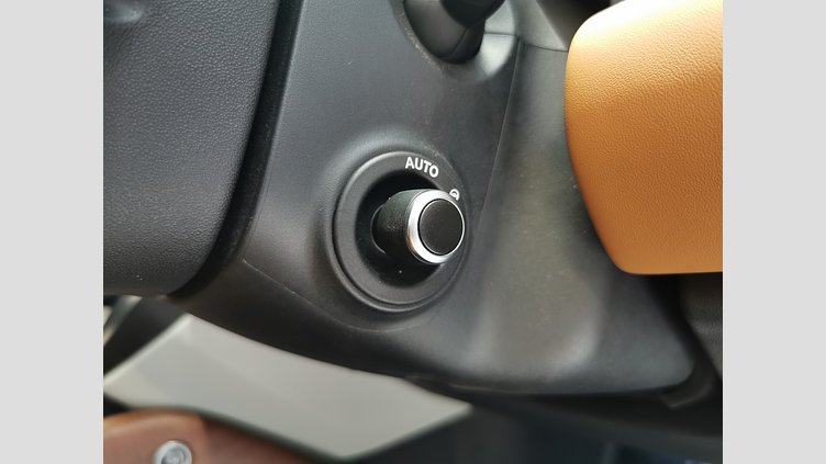 2024 認定中古車 Land Rover Defender 110 サントリーニブラック D300 AWD（AT） X-DYNAMIC HSE