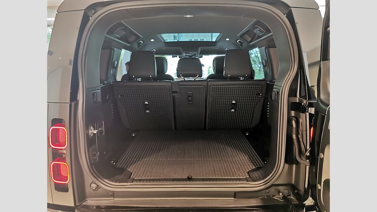 2024 認定中古車 Land Rover Defender 110 サントリーニブラック D300 AWD（AT） X-DYNAMIC HSE