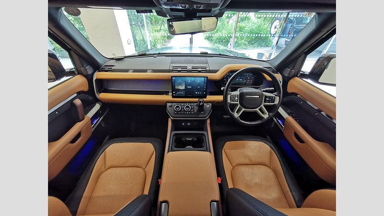 2024 認定中古車 Land Rover Defender 110 サントリーニブラック D300 AWD（AT） X-DYNAMIC HSE